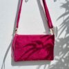 Pochette daim clouté Fushia