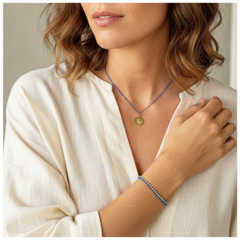 collier perles émail et plaqué or pendentif soleil