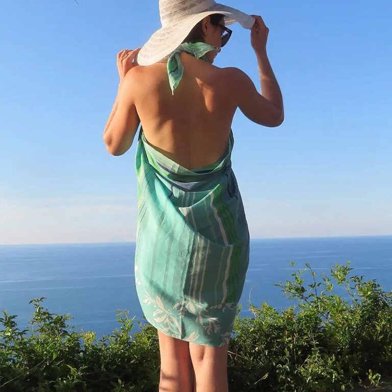 Paréo Brigitte Bardot rayures lagon Ramatuelle