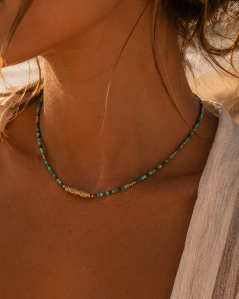 collier pierres turquoise africaine collier fin pierres turquoise africaine et talisman bijou été