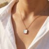 collier lloyd nacre