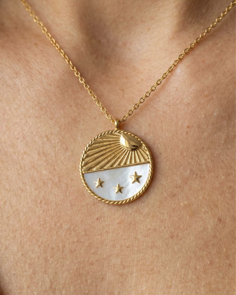 collier solaire étoiles nacre