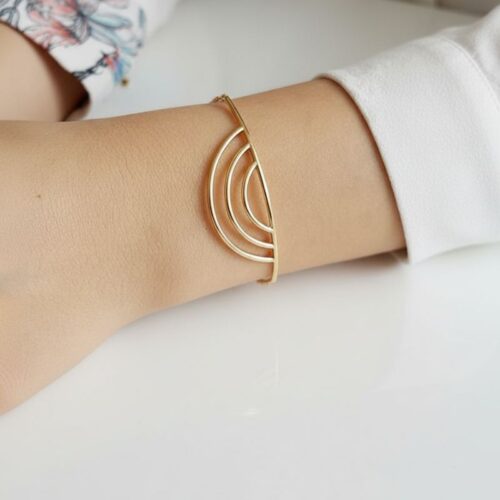 bracelet pour femme plaqué or 18kt design graphique bracelet pour femme plaqué or 18kt design graphique