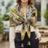 étole forme grand carré imprimé panthère sur son rocher mode ethnique chic marque Palme Paris