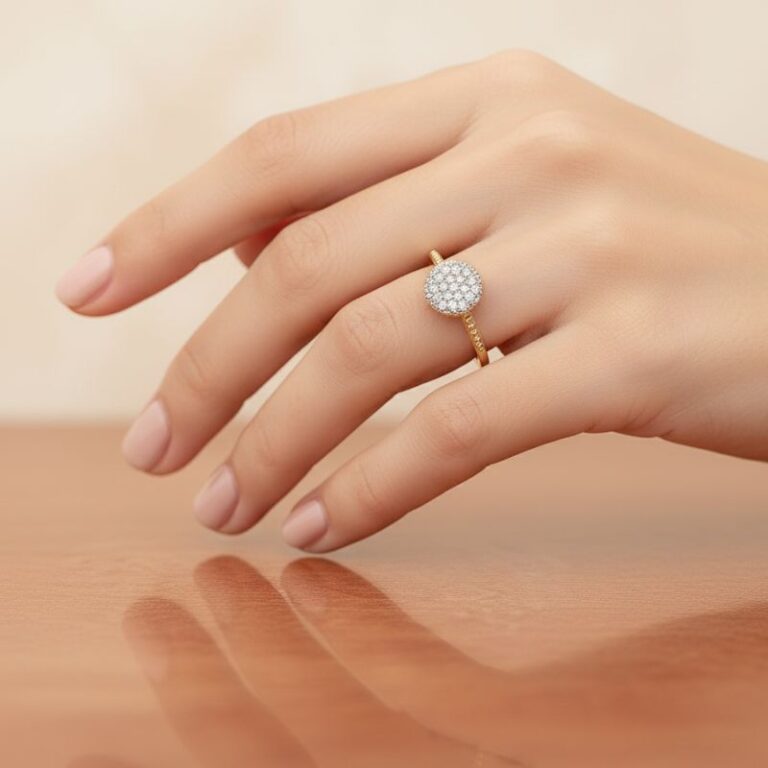 bague femme plaqué or 18 carats ornée d'oxydes de zirconia sertis à la main bague femme plaqué or 18 carats ornée d'oxydes de zirconia sertis à la main