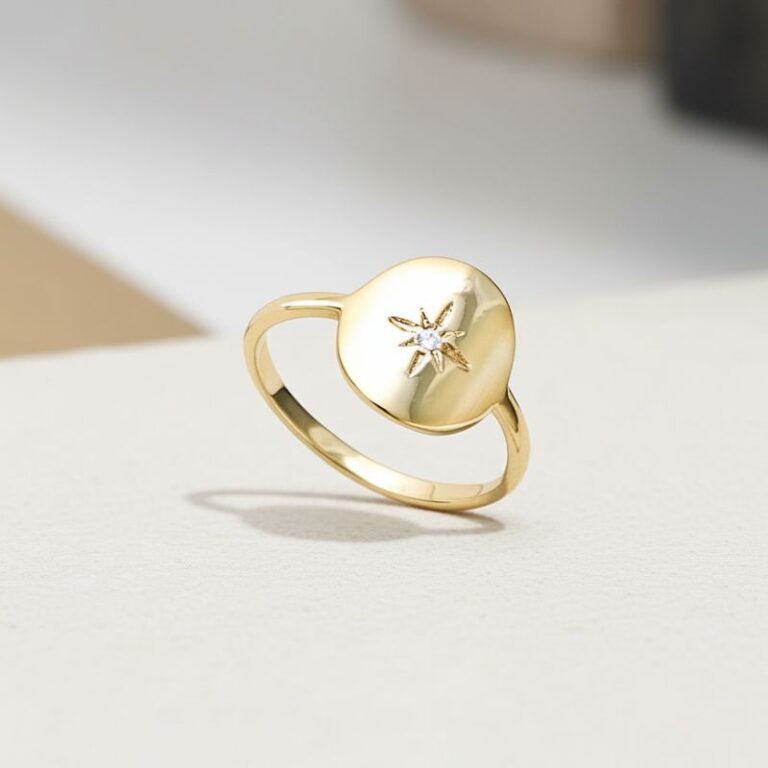 Bague plaqué or pastille étoile oxyde blanc