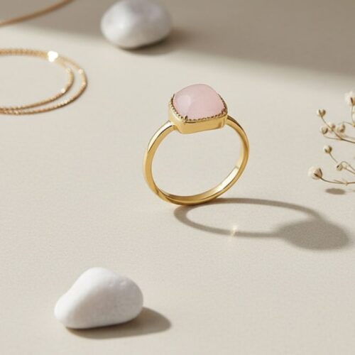 bague femme en plaqué or 18 carats ornée d’une pierre de quartz rose bague femme en plaqué or 18 carats ornée d’une pierre de quartz rose