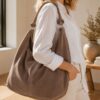 sac en daim forme hobo sorina couleur taupe