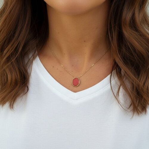 collier chaine en plaqué or avec pendentif pierre agate rouge élégance intemporelle bijou zosha collier chaine en plaqué or avec pendentif pierre agate rouge élégance intemporelle bijou zosha