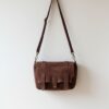sac à bandoulière messenger daim nubuck couleur café mode casual chic