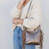 sac en cuir irisé couleur bronze avec franges latérales