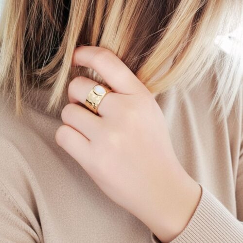 bague plaqué or 18 carats pour femme anneau martelé et pierre de lune véritable