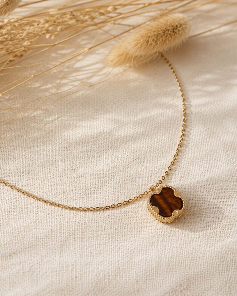 collier lloyd pendentif œil de taureau collier lloyd pendentif œil de taureau