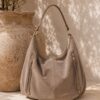 sac hobo daim taupe clair