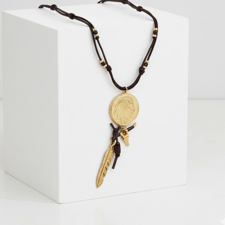 Sautoir Mile Mila en daim chocolat et breloques dorées esprit western