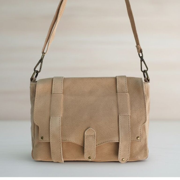 sac bandoulière cuir nubuck forme messenger couleur beige fabrication italienne