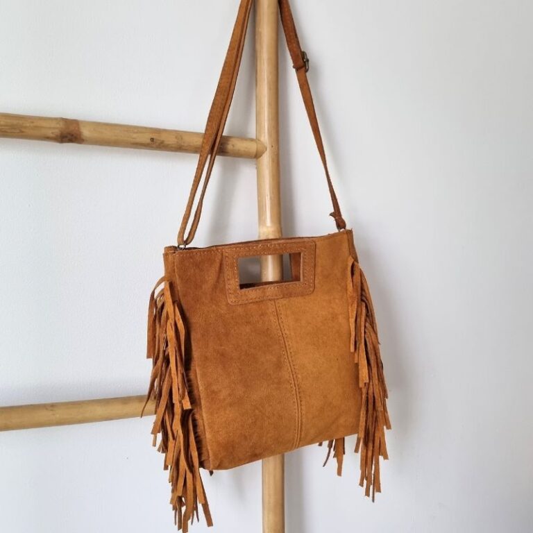 sac daim franges latérales anses plates couleur camel tendance bohème chic