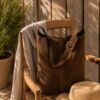 sac cabas forme seau couleur taupe en daim