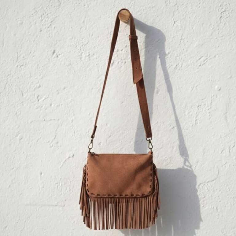 pochette daim franges ornella