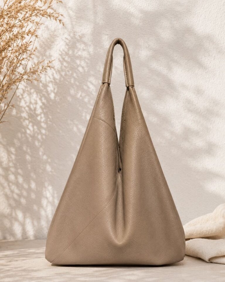 sac jeanne en cuir forme hobo couleur taupe