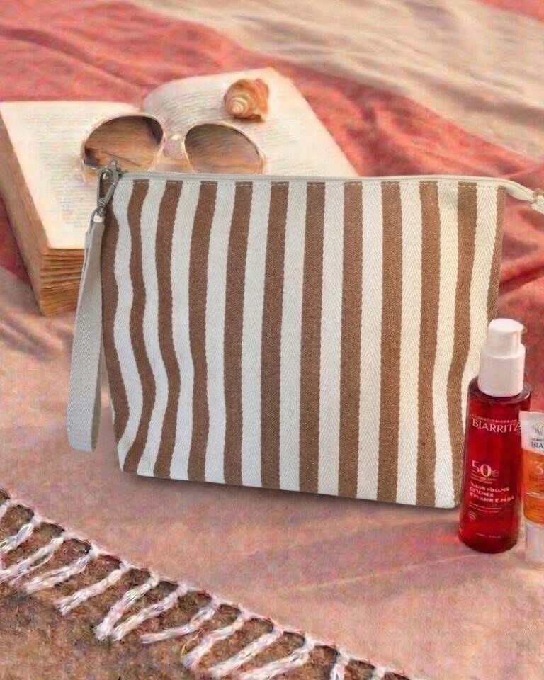 grande pochette de plage guetary – coton rayé camel