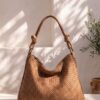 sac pochette grand format jana cuir tressé couleur taupe